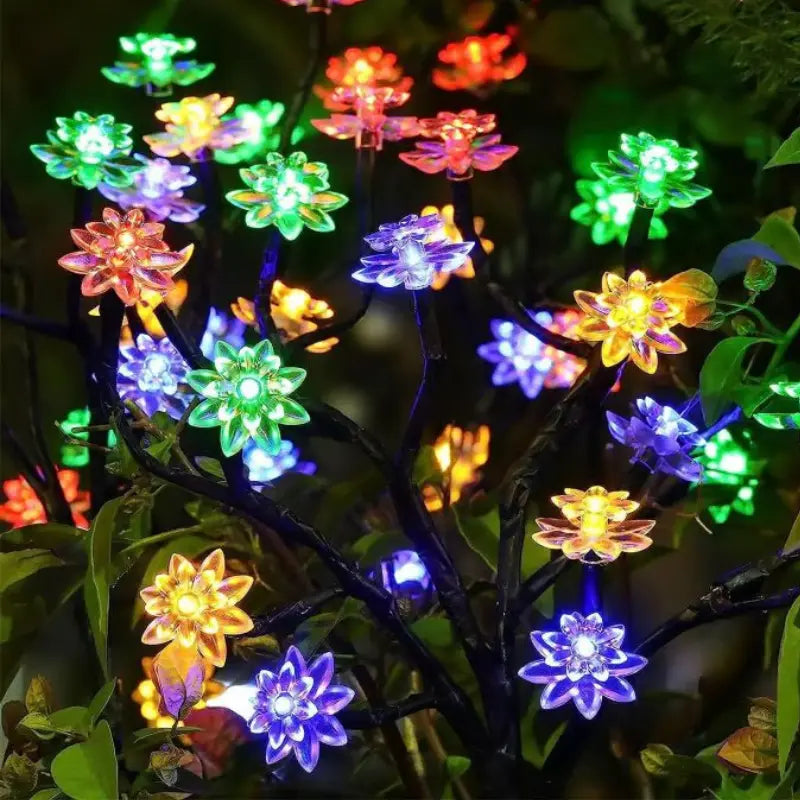 Luminária Solar para Jardim Aurora Bloom